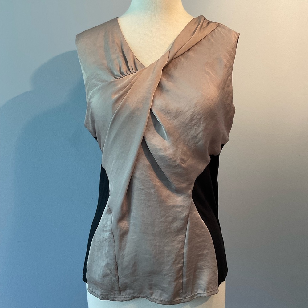 EUC Alfani tank with twisted neckline